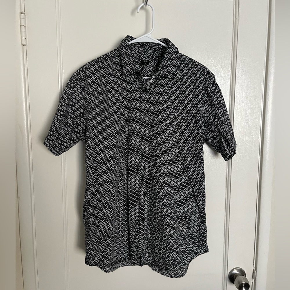 Uniqlo Black & White Short-Sleeve Button-Down with Geometric Print